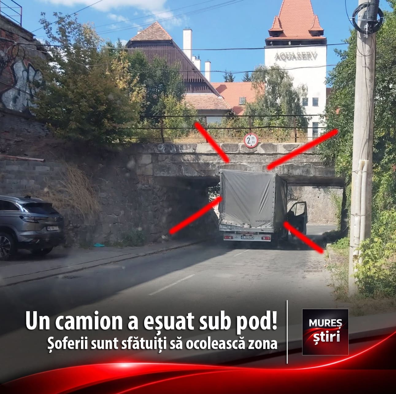 un-camion-a-esuat-sub-podul-de-la-aquaserv!-soferii-sunt-sfatuiti-sa-ocoleasca-zona