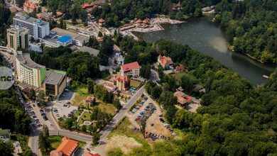 primaria-sovata-cumpara-lift,-scena-mobila-si-sistem-audio-video-pentru-noul-centru-cultural