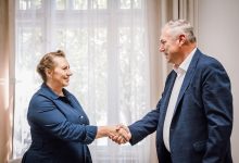 cj-a-semnat-un-contract-de-8,7-milioane-lei-pentru-construirea-unui-sens-giratoriu-la-aeroportul-transilvania