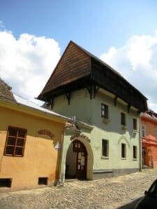 cel-mai-vechi-hostel-privat-pentru-tineret-din-romania-isi-inchide-portile-dupa-25-de-ani-de-activitate