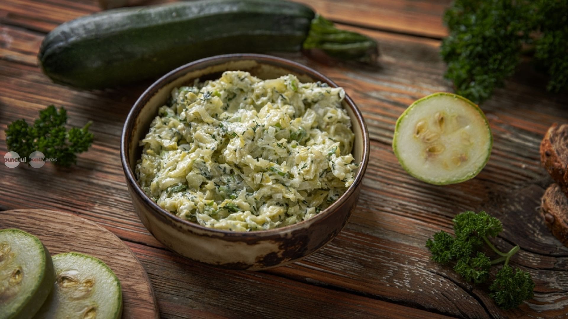 salata-de-dovlecei,-o-alternativa-mai-usoara-la-clasica-salata-de-vinete.-trucul-pentru-o-consistenta-cremoasa