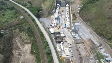 lucrarile-pe-calea-ferata-brasov–sighisoara-avanseaza.-„cartitele”-au-sapat-aproape-7-kilometri-de-tunel