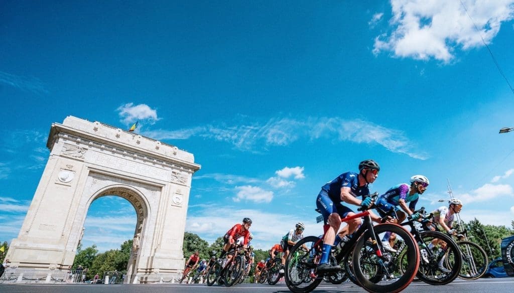 turul-romaniei-aduce-la-start-23-de-echipe-din-16-tari-si-una-dintre-marile-figuri-ale-ciclismului-mondial:-elia-viviani,-in-stafful-echipei-nationale-a-italiei