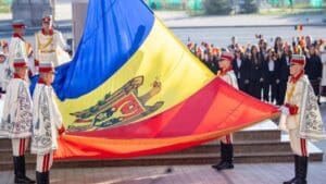 la-chisinau-se-fac-ultimele-pregatiri-pentru-parada-militara-organizata-in-aceasta-dupa-amiaza-in-piata-marii-adunari-nationale