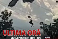 video:-un-parasutist-a-fost-surprins-si-a-ramas-prins-intre-firele-de-inalta-tensiune-la-targu-mures!
