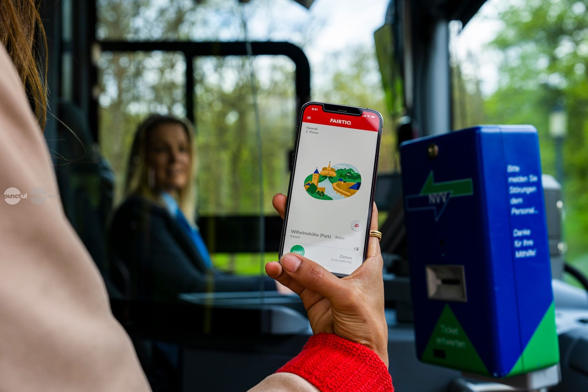 gata-cu-biletul-luat-de-la-sofer-–-reghinul-digitalizeaza-transportul-public 