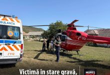 barbat-de-44-de-ani-din-bistrita,-ranit-grav-dupa-o-cazatura-de-la-inaltime-in-localitatea-reteag.-a-fost-preluat-de-elicopterul-smurd