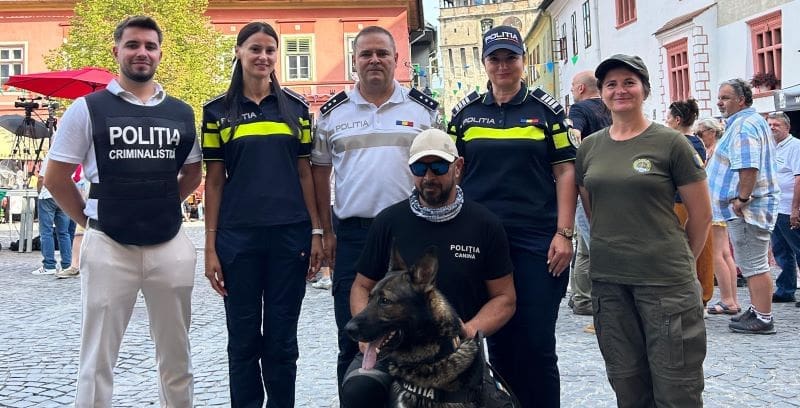 profesia-de-politist,-promovata-la-festivalul-proetnica