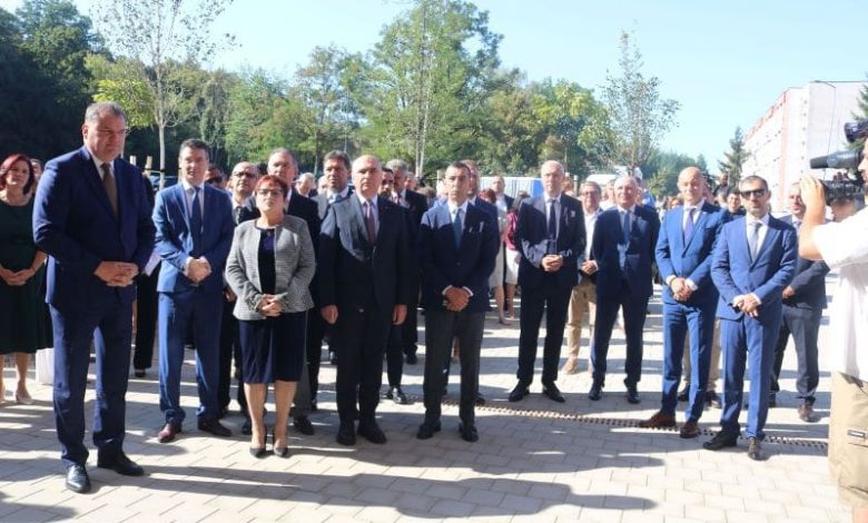 fotoreportaj-de-la-doua-saloane-si-un-vis,-la-un-institut-de-112-milioane-de-euro.-noua-casa-a-institutului-inimii-din-targu-mures,-inaugurata