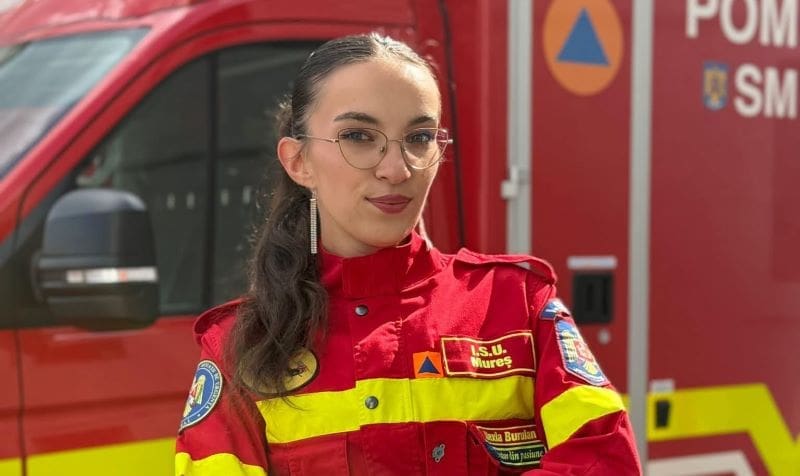 o-tanara-voluntara-isu-mures,-interventie-salvatoare-la-un-meci-de-minifotbal