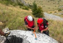 echipa-de-interventie-salvamont-alba-a-recuperat-in-siguranta-doi-turisti-care-erau-blocati-pe-versant-la-piatra-secuiului