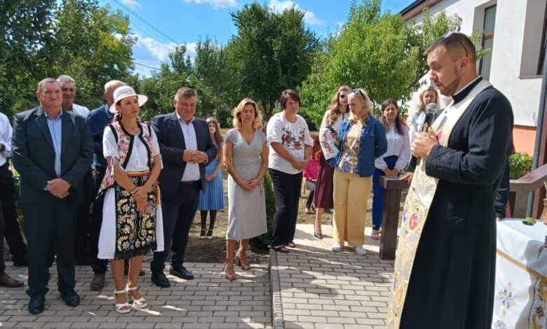 pr.-bogdan-lazar:-„elevii-sunt-datori-sa-isi-cinsteasca,-inainte-de-toate,-dascalii,-sa-le-multumeasca-si-sa-le-poarte-intotdeauna-o-aleasa-pretuire”