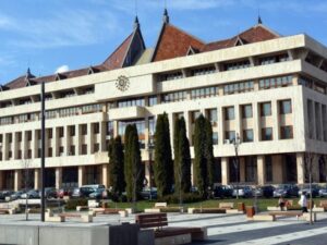 palatul-administrativ-din-miercurea-ciuc,-aproape-finalizat