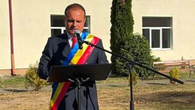 primarul-orasului-sarmasu,-valer-botezan,-mesaj-special-la-debutul-anului-scolar:-„educatia-este-o-responsabilitate-comuna”