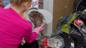 aproximativ-trei-milioane-si-jumatate-de-tone-de-alimente-ajung-la-gunoi-anual-in-romania