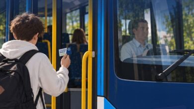 la-scoala-cu-autobuzul,-la-targu-mures:-curse-dedicate-elevilor-si-noile-abonamente-pentru-anul-scolar-2026-2027