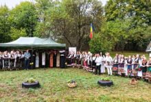 video,-foto:-muzeul-ciobota-petrut-din-lunca-bradului,-10-ani-de-suflet-la-poale-de-calimani