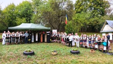 video,-foto:-muzeul-ciobota-petrut-din-lunca-bradului,-10-ani-de-suflet-la-poale-de-calimani