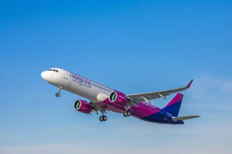 wizz-air-extinde-masiv-reteaua-din-romania:-25-de-rute-noi-pentru-sezonul-de-iarna