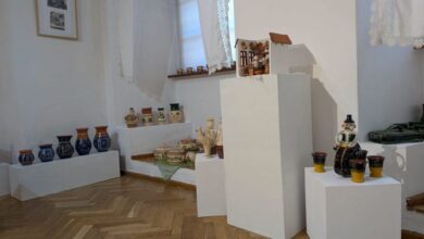expozitia-„olarul-a-trei-tari”,-azi-la-muzeul-judetean-mures.-ceramica-artizanala-si-glazuri-spectaculoase