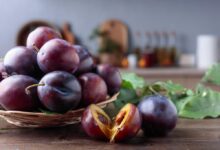 secretul-unei-tuici-aromate-incepe-din-livada.-de-ce-prunele-trebuie-adunate-dupa-ce-cad-din-pom