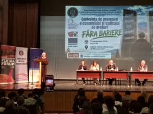 sute-de-tineri-au-ascultat-marturia-unui-fost-consumator-de-droguri,-la-o-conferinta-organizata-de-ipj-harghita