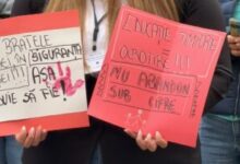 brasov:-peste-100-de-mame-au-participat-la-un-protest-fata-de-reducerea-personalului-din-crese