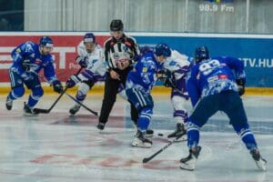trei-(din-patru)-victorii-romanesti-in-erste-liga-de-hochei