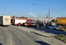 impact-intre-un-autoturism-si-un-tren-marfar,-in-chetani