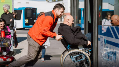 empatie-pe-roti-si-in-intuneric:-soferii-de-la-transport-local-sa-au-experimentat-viata-pasagerilor-cu-dizabilitati!