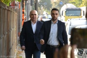 premierul-interimar-ilie-bolojan-se-afla-la-sediul-dna-iasi,-unde-este-audiat-ca-martor
