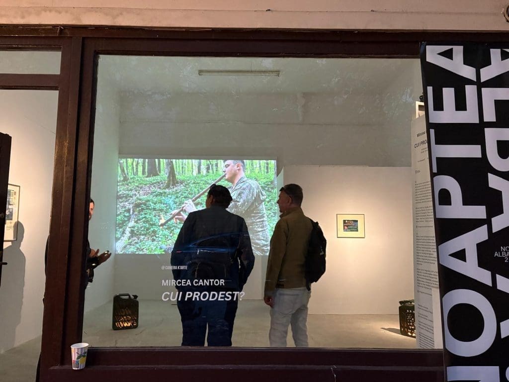 noaptea-alba-a-galeriilor-la-targu-mures.-galeriile-targumuresene-au-fost-intesate-de-iubitorii-de-arta