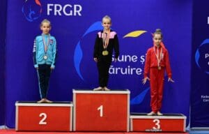 medalii-de-aur-pentru-tinerele-gimnaste-muresene