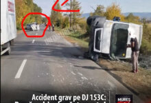 accident-rutier-grav-in-zona-gurghiu,-judetul-mures:-un-autovehicul-utilitar-si-un-triciclu-s-au-rasturnat!