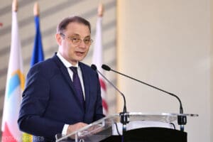 premierul-desemnat-luca-niculescu-urmeaza-sa-se-intalneasca-cu-trei-dintre-partidele-parlamentare