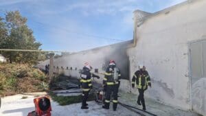 incendiu-la-o-ferma-din-dumbravita