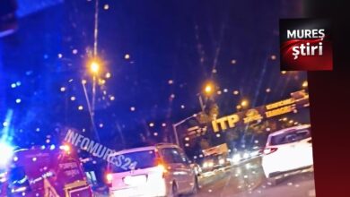 accident-pe-strada-gheorghe-doja-din-targu-mures:-un-autoturism-a-intrat-intr-un-stalp!