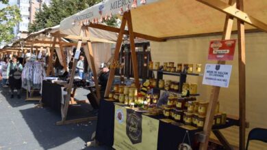 miere,-produse-locale-si-mestesuguri-traditionale,-la-targul-de-toamna-si-festivalul-mierii-din-miercurea-ciuc