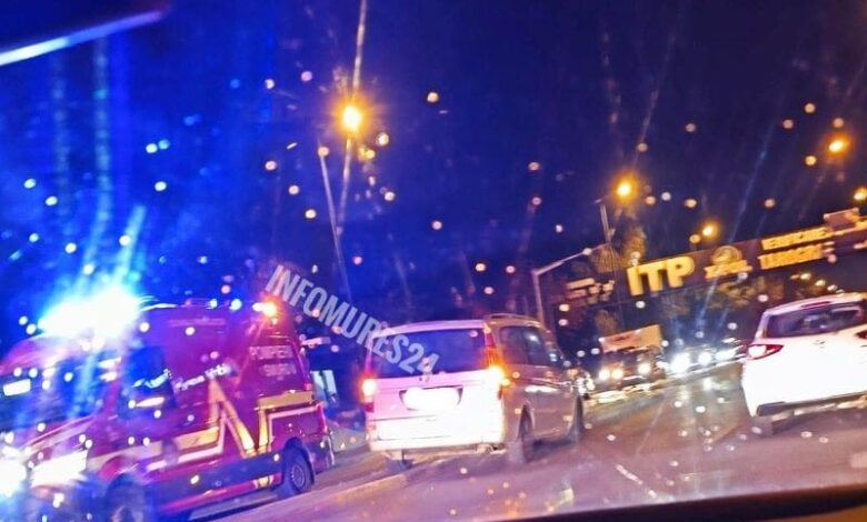 autoturism-intrat-intr-un-stalp,-pe-strada-gheorghe-doja-din-targu-mures