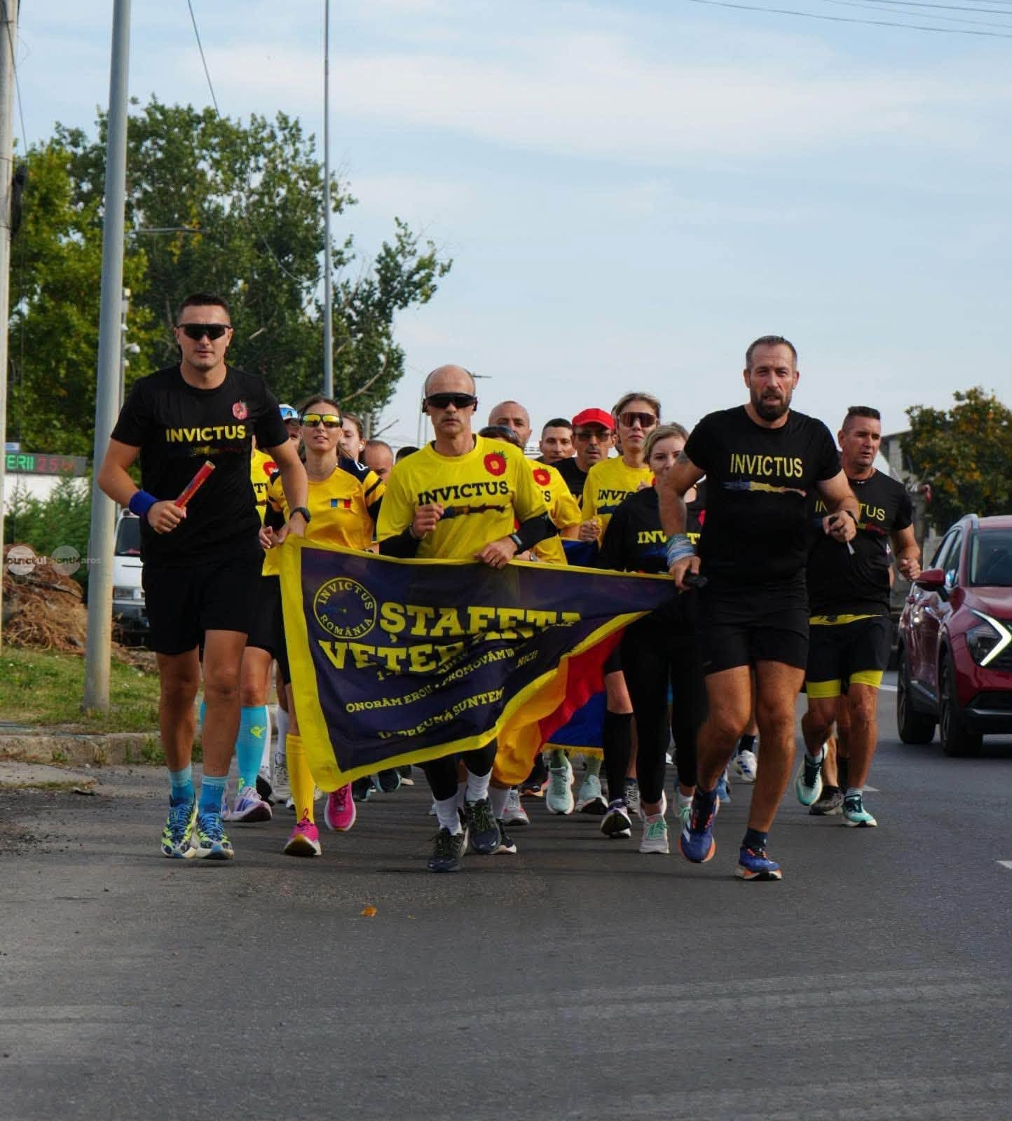 stafeta-veteranilor-invictus-ajunge-luni-la-targu-mures,-dupa-100-de-kilometri-de-alergare.-ceremonie-in-fata-primariei