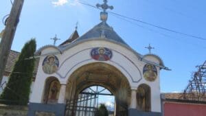 doua-biserici-monument-din-sambata-de-sus,-restaurate-cu-bani-europeni