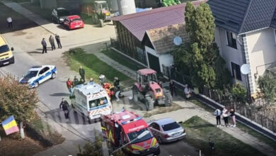 accident-grav-in-localitatea-bogata:-o-femeie-a-fost-ranita-dupa-ce-i-au-fost-prinse-picioarele-intre-utilaje!-a-fost-solicitat-elicopterul-smurd