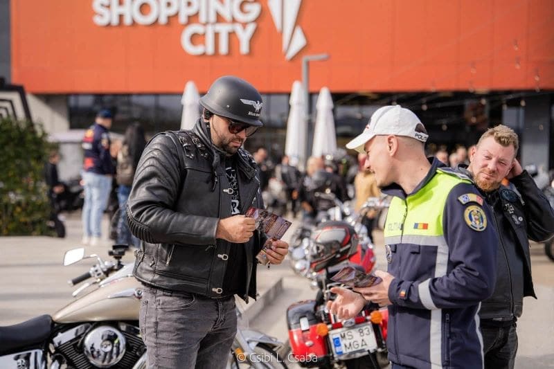 politistii-rutieri-din-mures,-alaturi-de-motociclisti-la-incheierea-sezonului-moto-2026