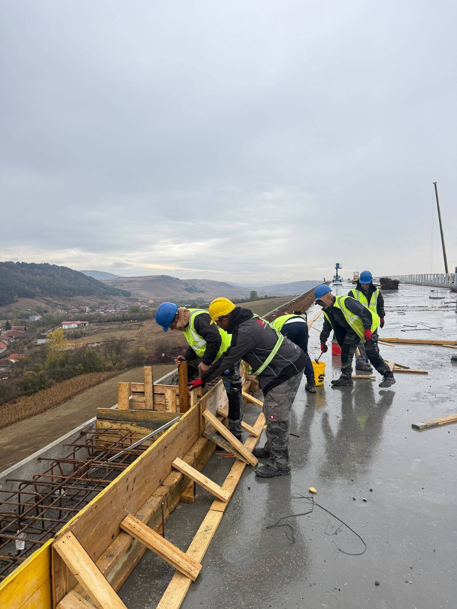autostrada-transilvania-se-apropie-de-155-de-kilometri-fara-intrerupere-pana-la-targu-mures.-trei-santiere-ar-putea-fi-finalizate-in-2026