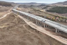 autostrada-a8:-umb-primeste-certificat-pozitiv-pentru-lotul-sarateni–joseni,-dupa-evaluarea-negativa-de-pe-ditrau–grinties