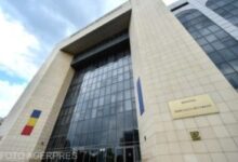 calin-georgescu-ajunge-la-tribunalul-bucuresti,-unde-va-fi-dezbatuta-cererea-de-prelungire-a-arestului-preventiv-cu-inca-30-de-zile