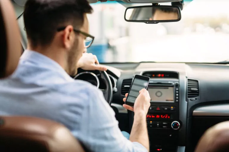 reguli-noi-pentru-soferi-din-6-noiembrie.-controale-medicale-mai-stricte-pentru-obtinerea-si-reinnoirea-permisului-auto