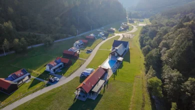 lucrezi-de-acasa?-un-resort-din-harghita-ofera-cazare-pentru-o-luna,-de-la-9900-de-lei.-o-vila-intreaga-in-mijlocul-naturii